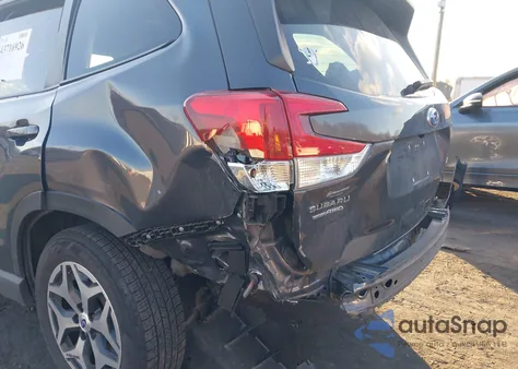 2021 Subaru Forester Premium z USA, uszkodzony, nr VIN JF2SKAFC8MH568855